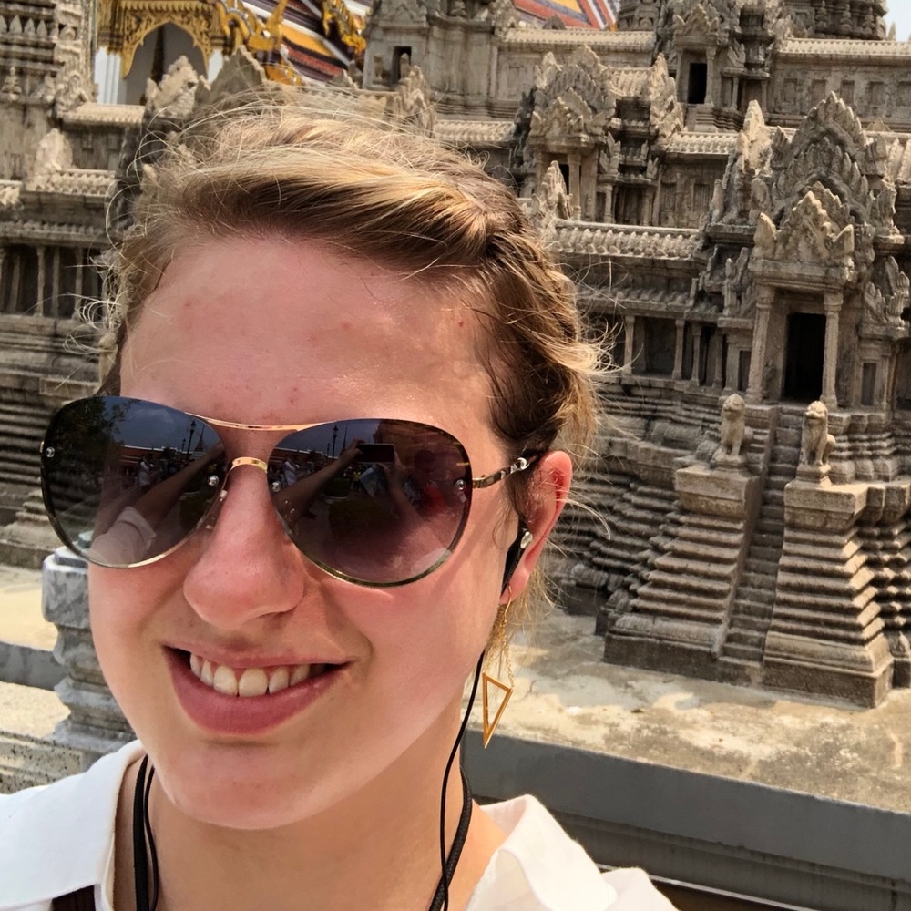 Meet your Posher, Caitlin